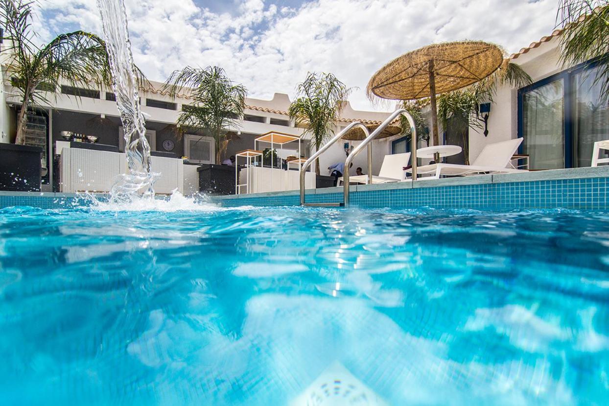 Capoblu Hotel Pula Exterior photo